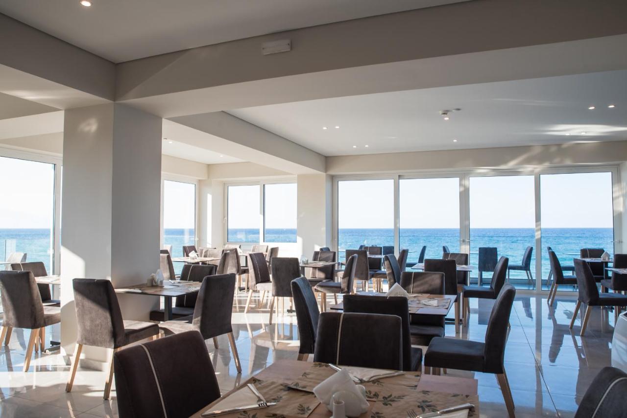 אפרטהוטל Kypseli Golden Coast Boutique - Luxury Living מראה חיצוני תמונה